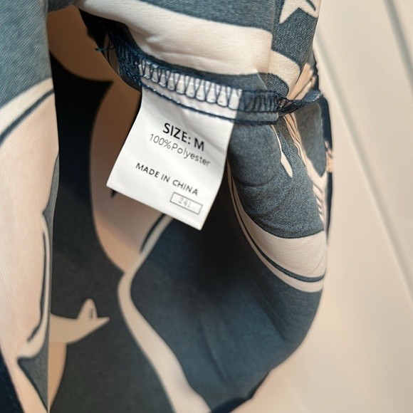 Navy Cream & Beige Abstract Print Women's Top Sz MED NEW! - Picture 4 of 4